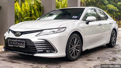 camry 2022 suomeksi.